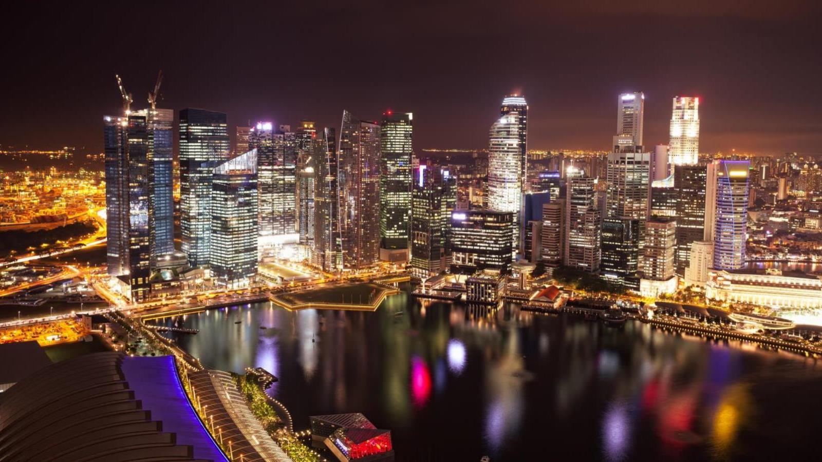 Singapore-Business-District-Skyline